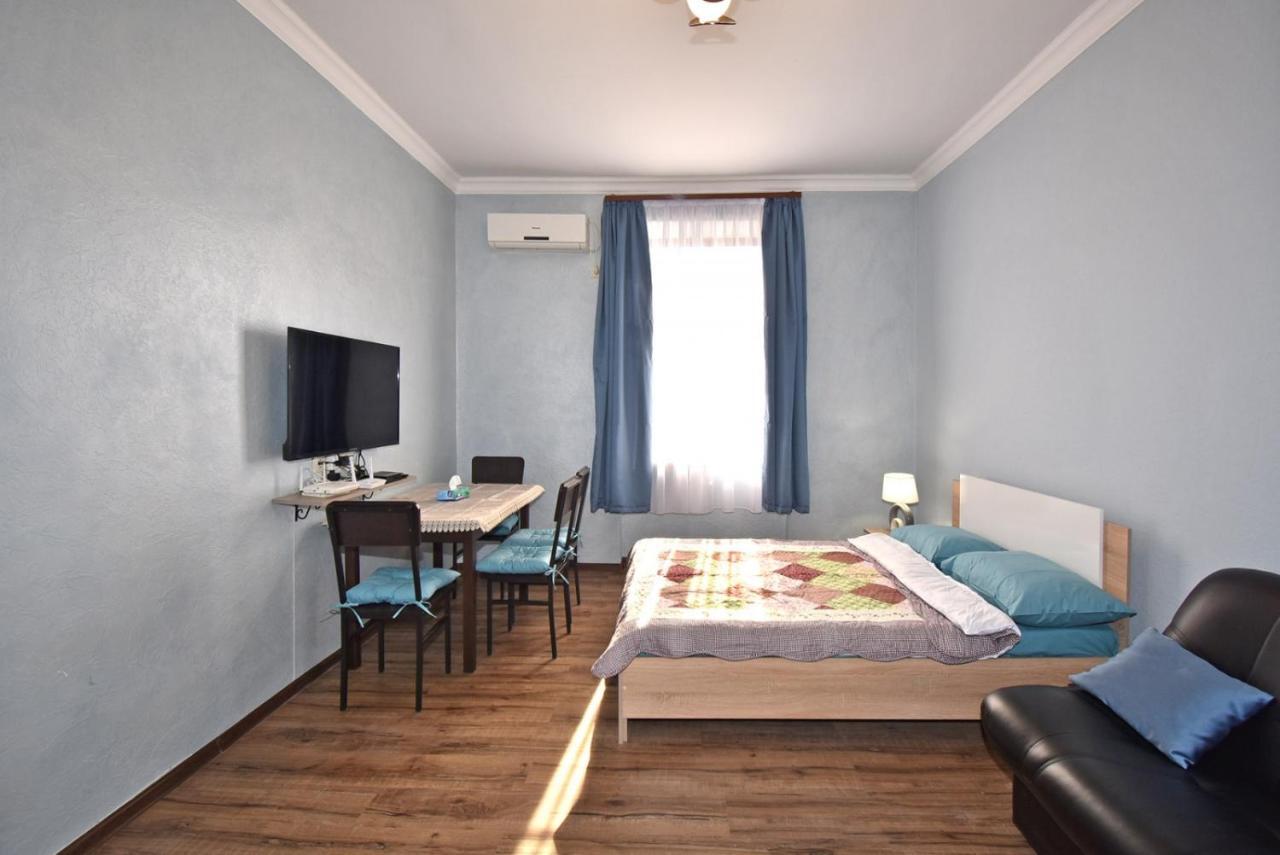 Apartment Near Sasundci Davit Metro Station Yerevan Exterior photo